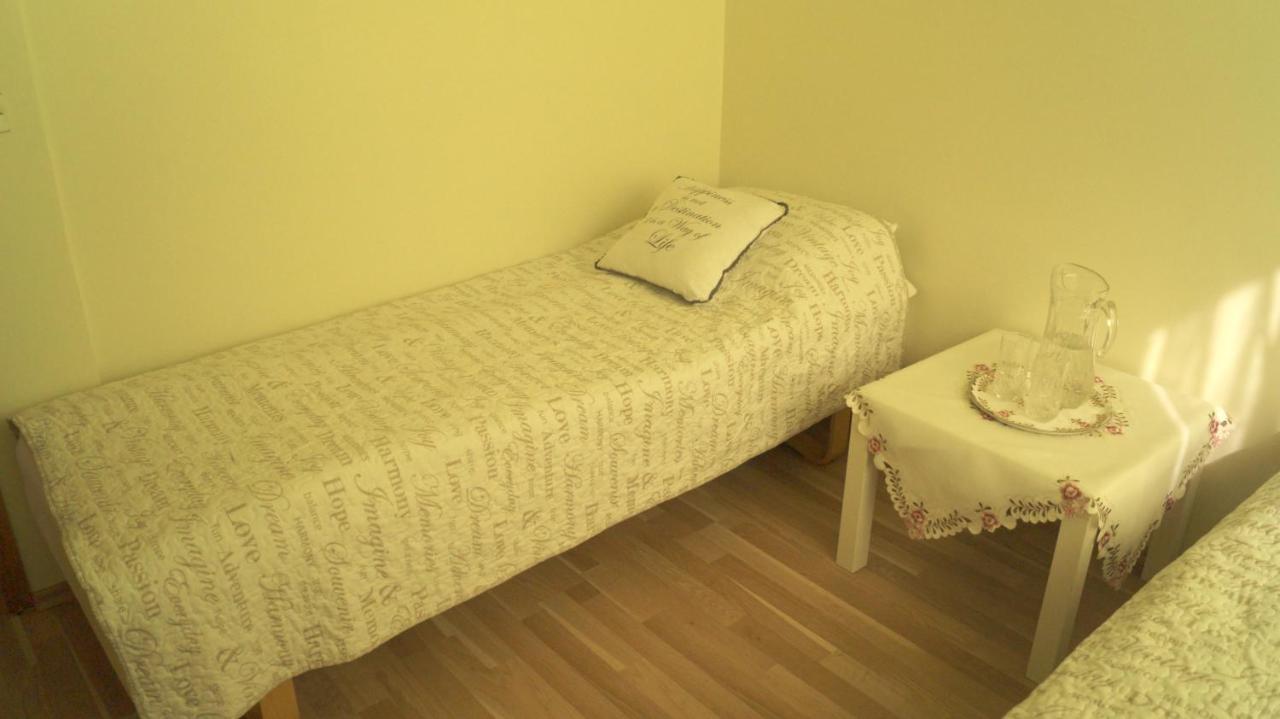 Twin Room With Shared Bathroom Njarthvik Exterior photo